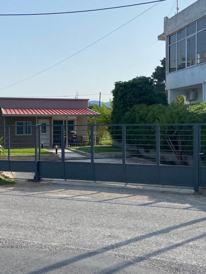 M & F House Holiday home Oropos